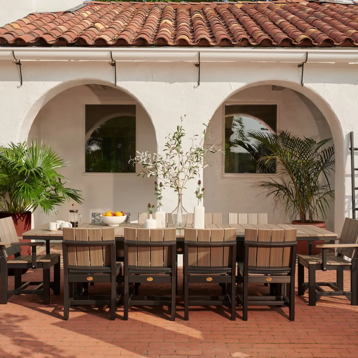 Urban Dining Table (4’ x 10’ Oval)