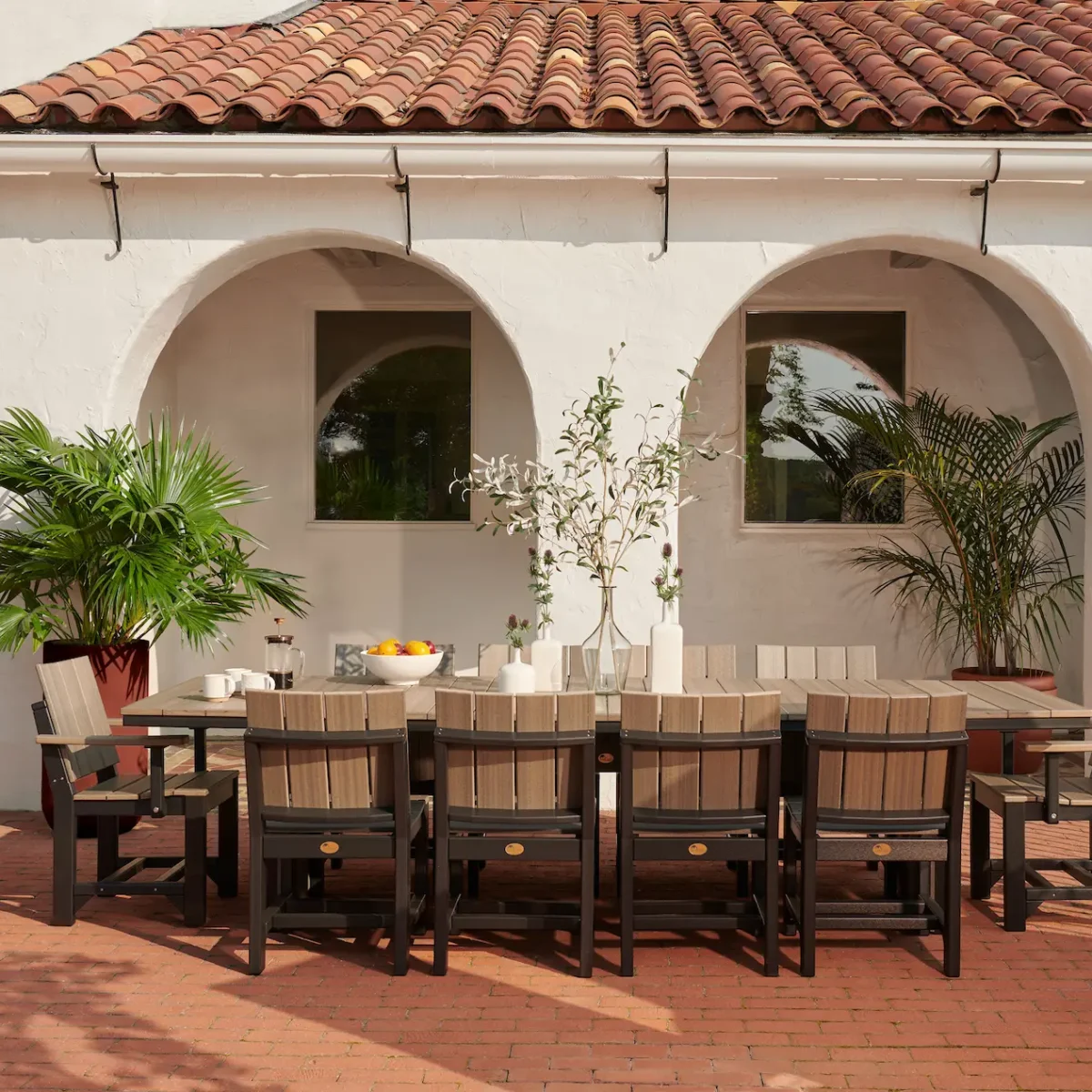 Urban Dining Table (4’ x 10’ Oval)